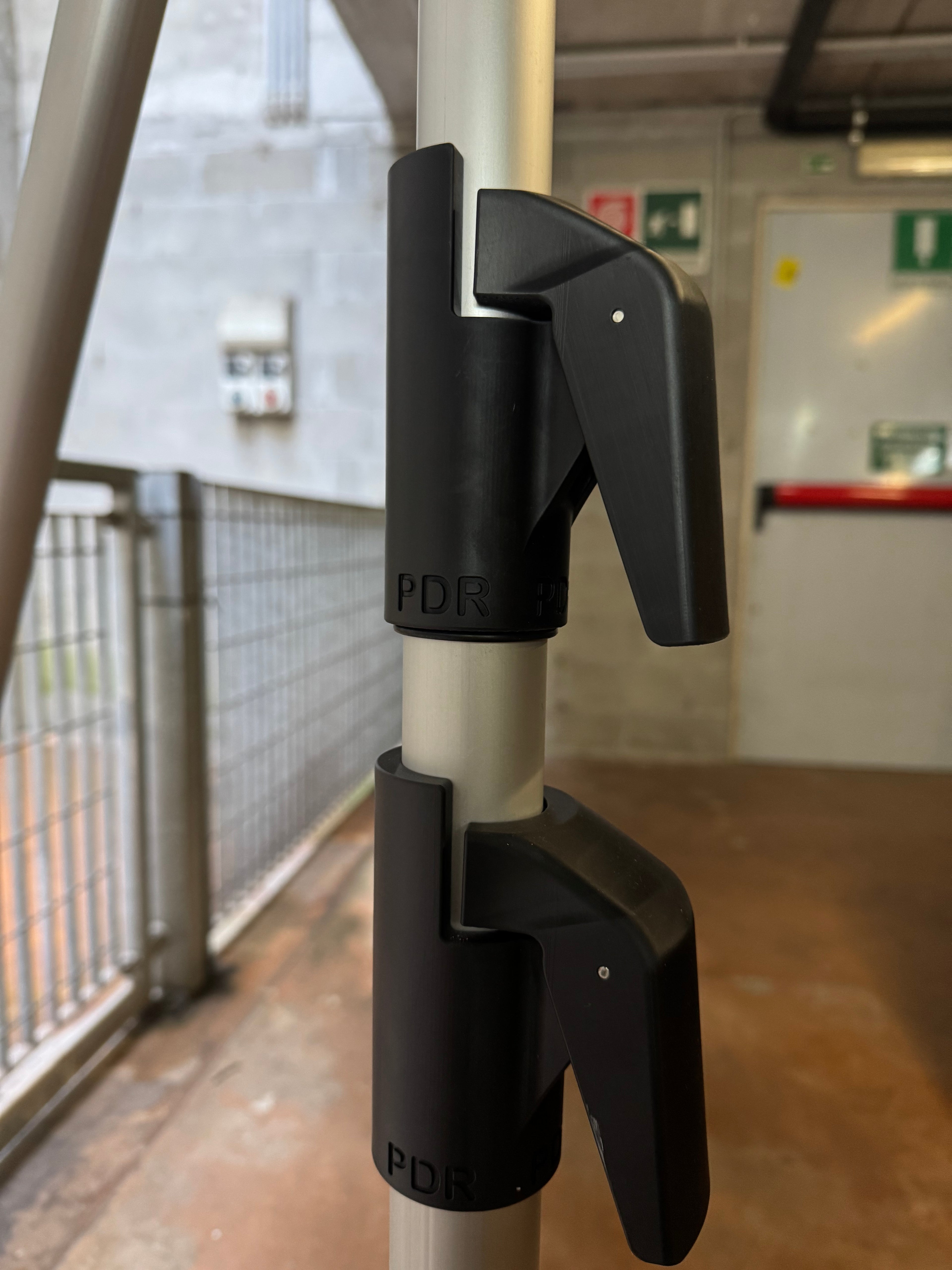 Stand full alluminio con braccio telescopico e a frizione snodo magnetico integrato