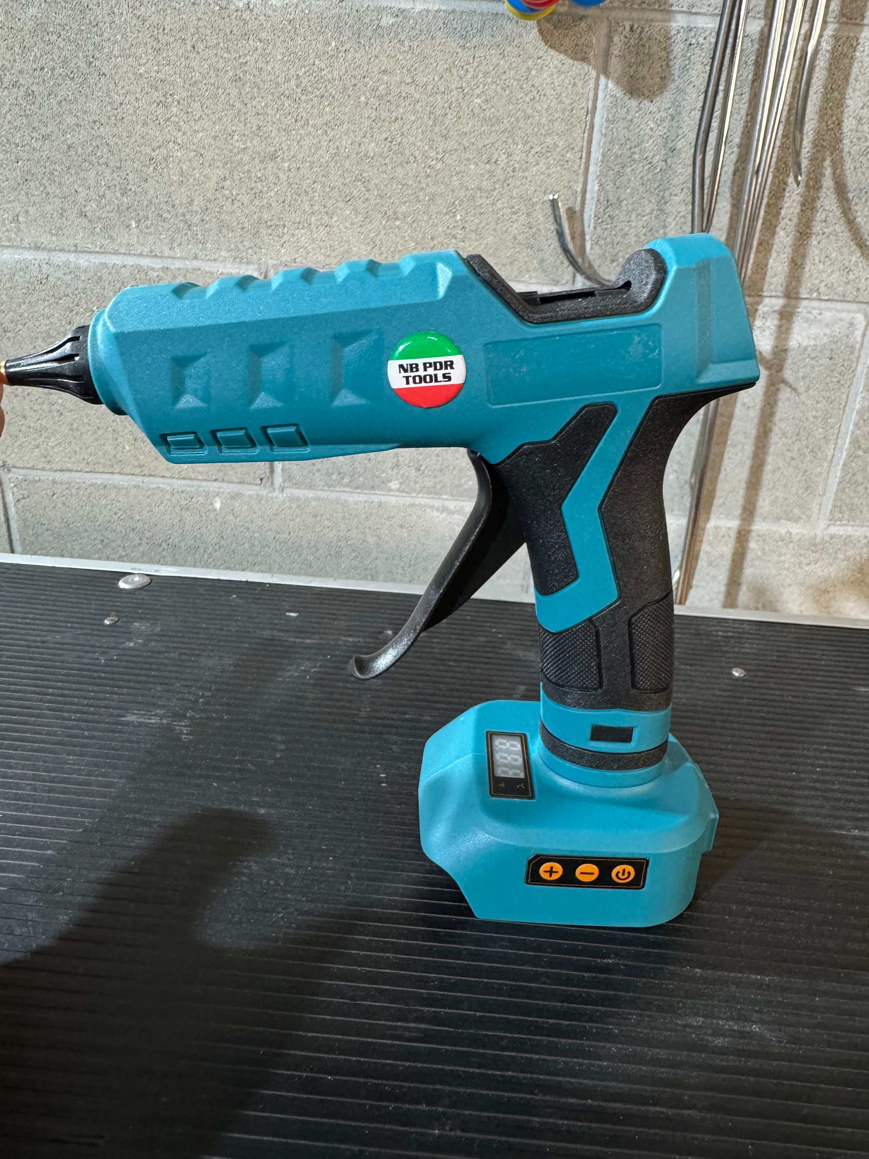 Pistola termica colla caldo a batteria Makita con regolatore di temperatura