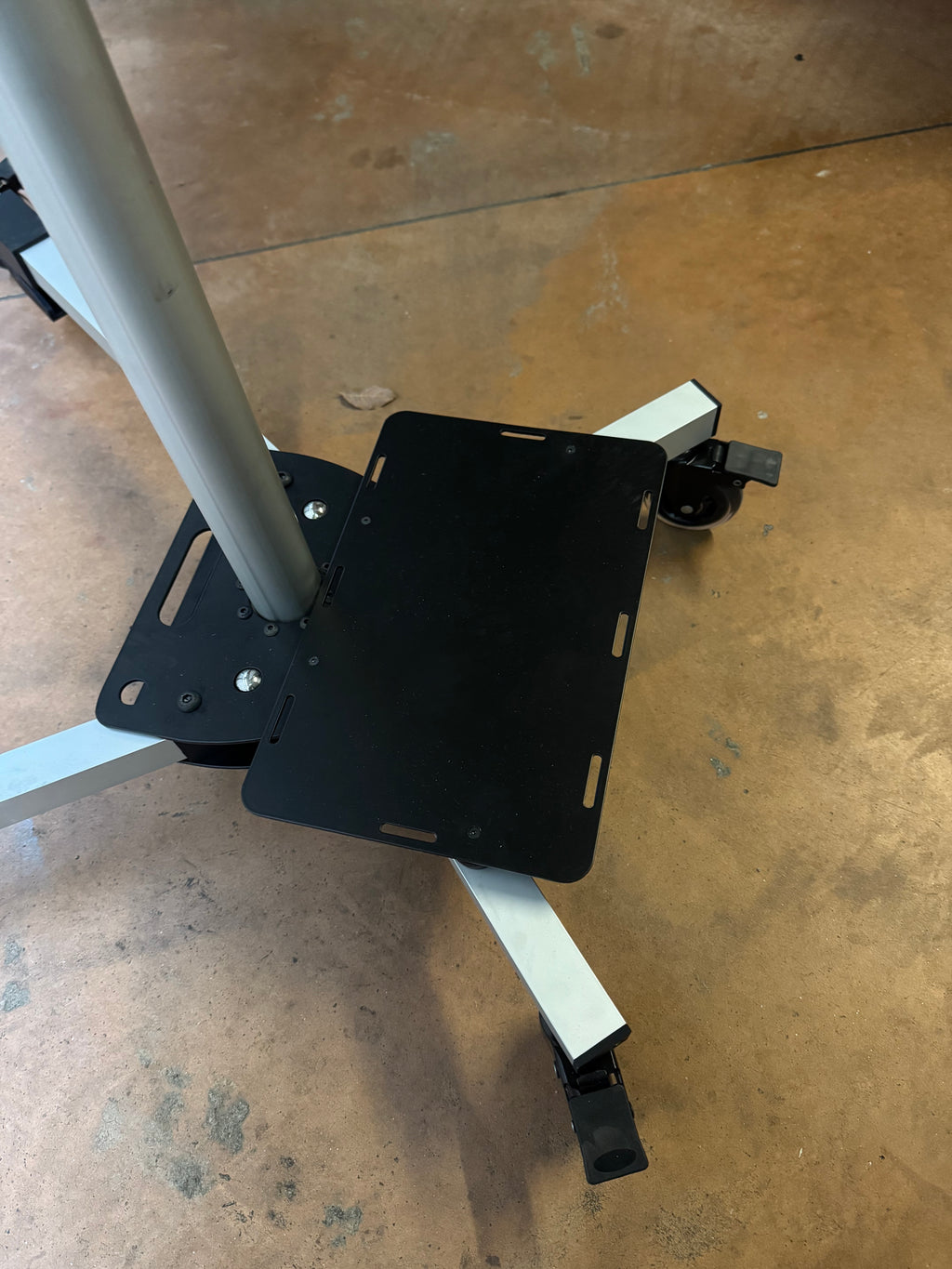 Stand full alluminio con braccio telescopico e a frizione snodo magnetico integrato