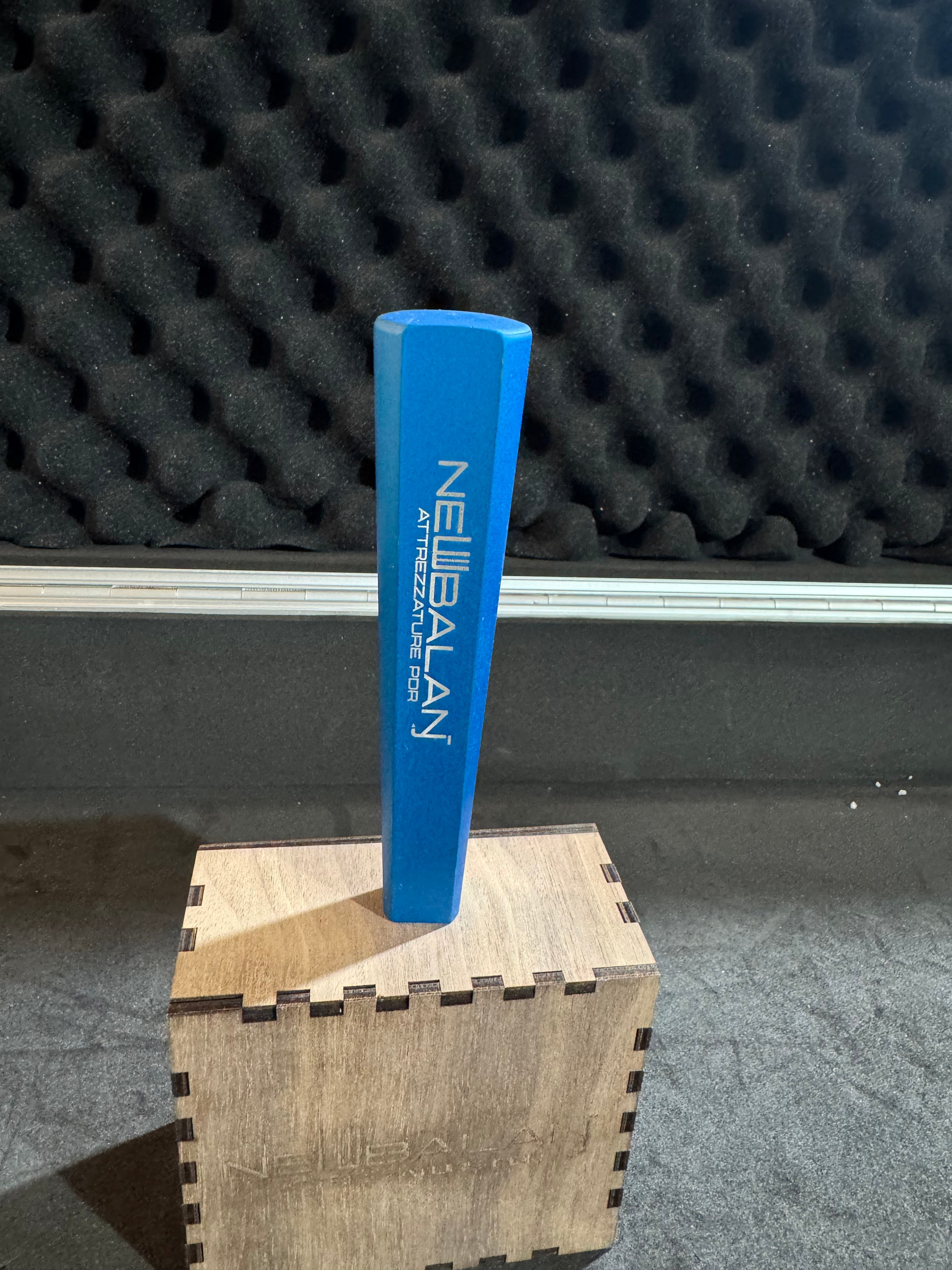 Knockdown Puro Blu New Balan in Alluminio – Progettato e Prodotto in Italia