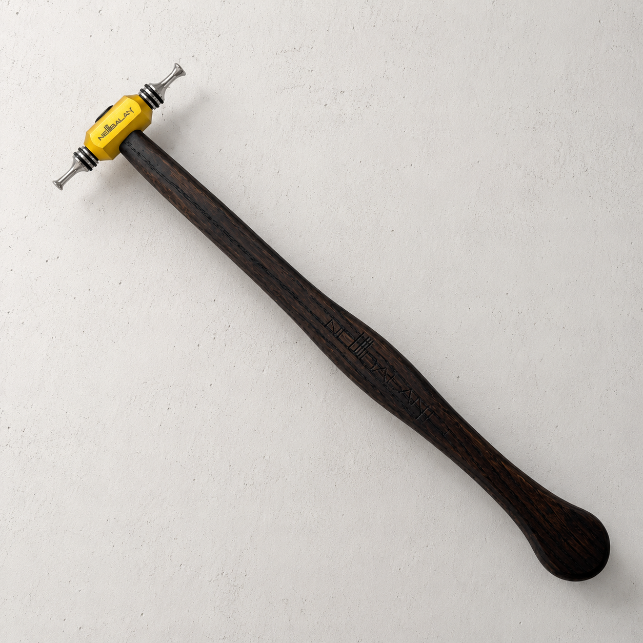 Martello Blending NewBalan Made in Italy – Testa in Alluminio Anodizzato, Manico in Frassino Lavorato a Mano, Punte in Titanio 6 mm e 9 mm