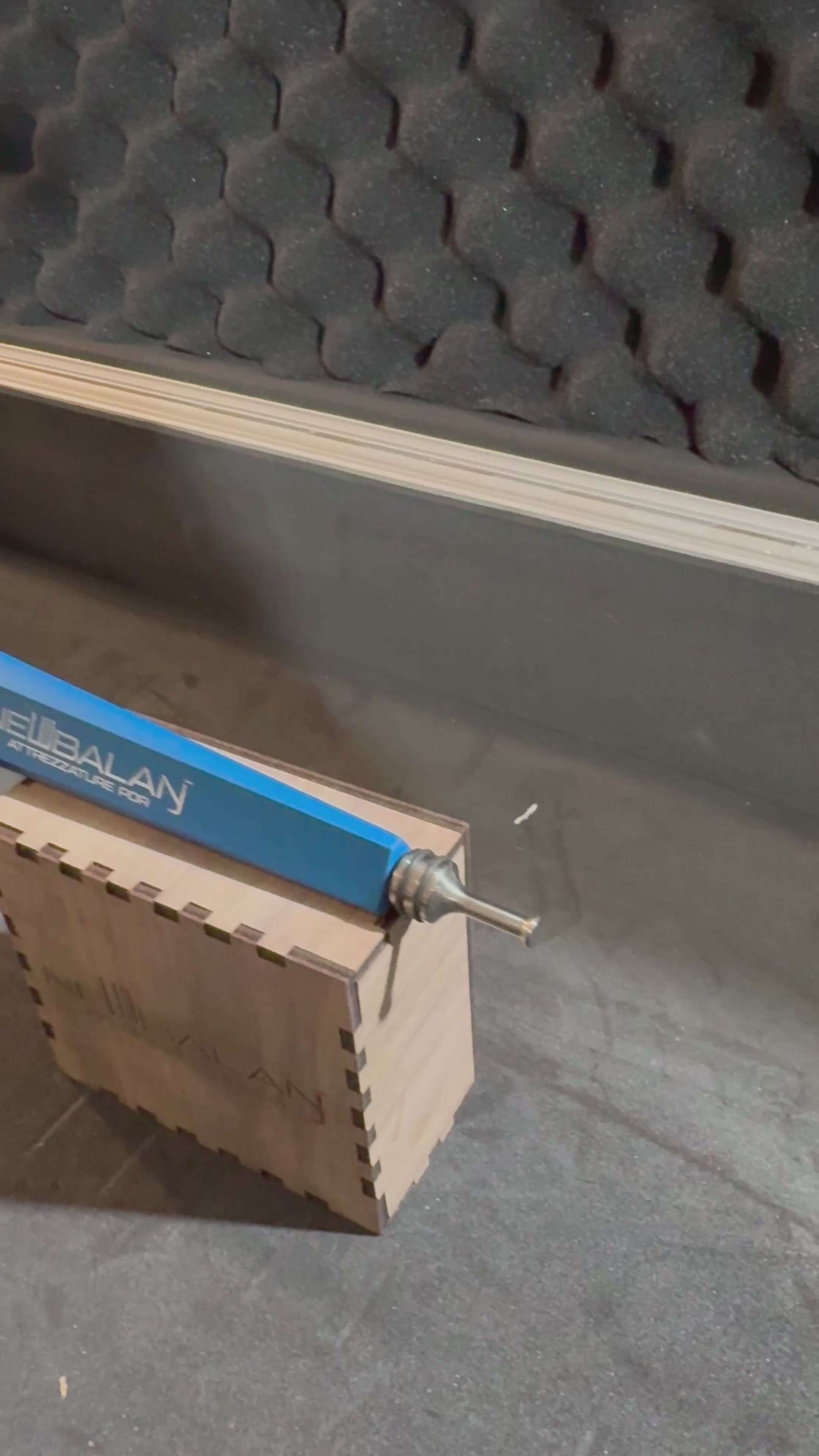 Knockdown Puro Blu New Balan in Alluminio – Progettato e Prodotto in Italia